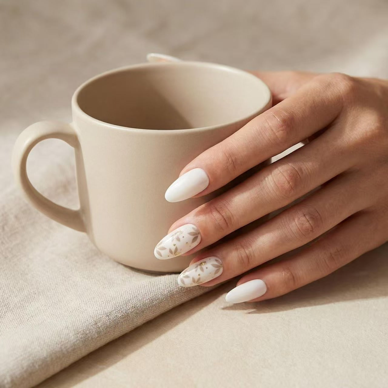 Minimal Floral Press-On Nails