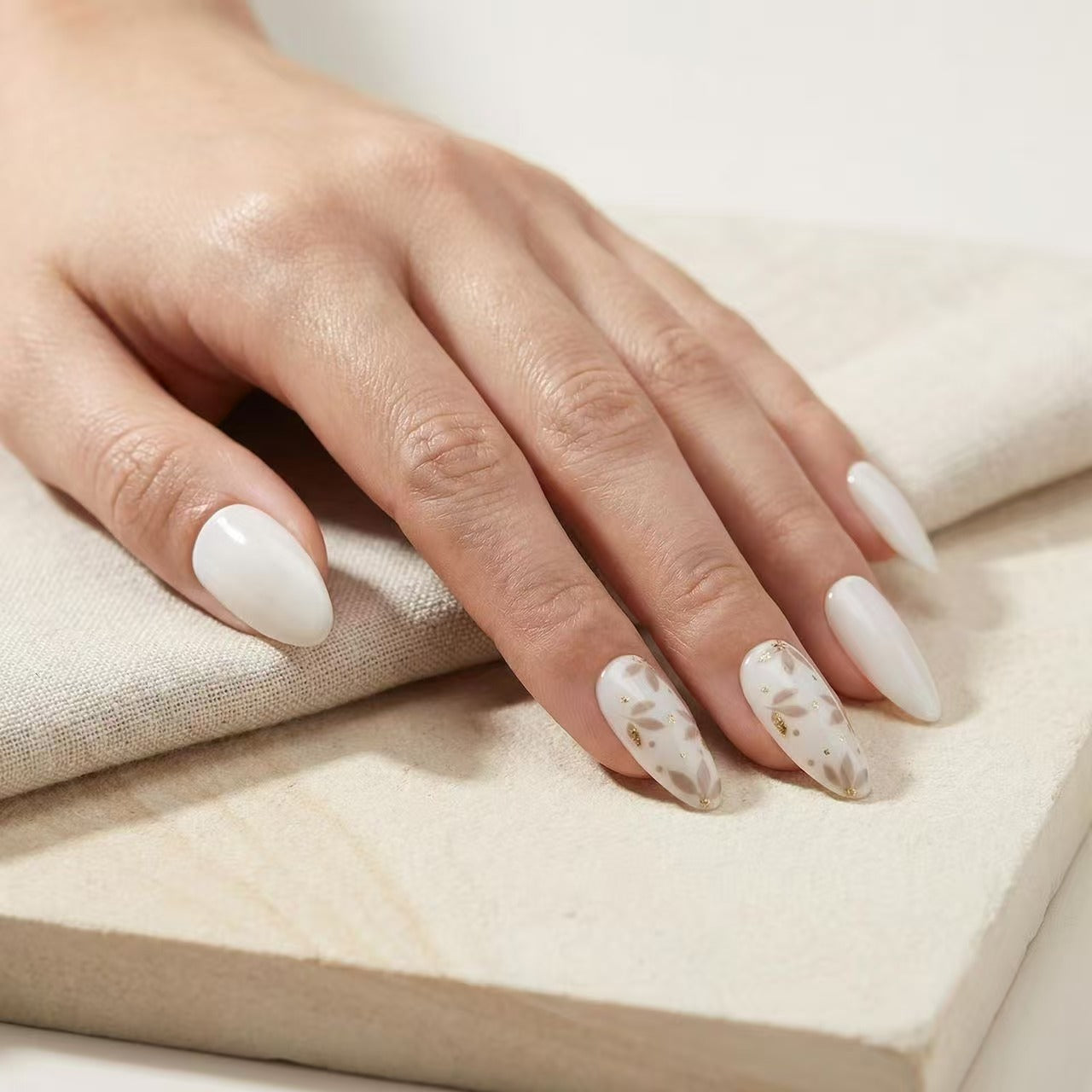 Minimal Floral Press-On Nails